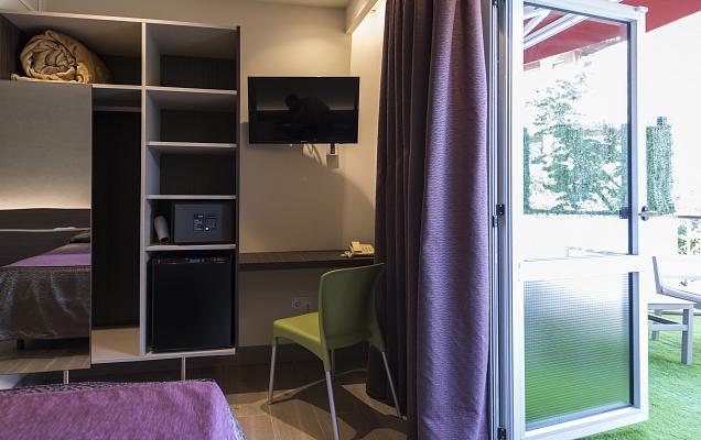 Garden Blau Room