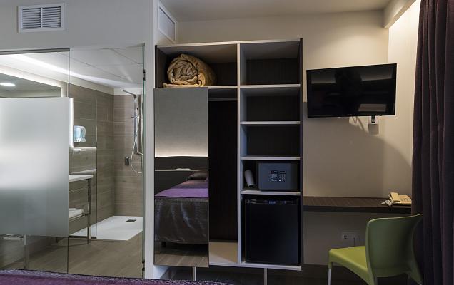 Standard Blau Room