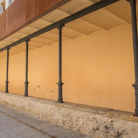 Les Peixateries Velles et le marché municipal
