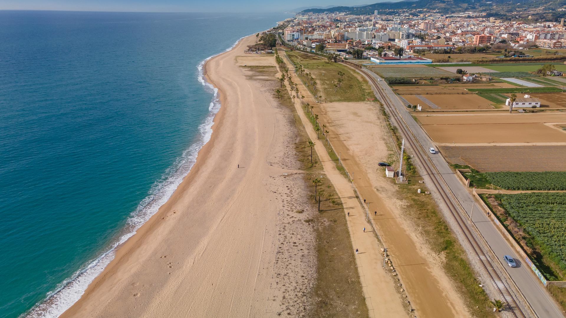 Platges infinites perfectes per relaxar-se i gaudir del mar